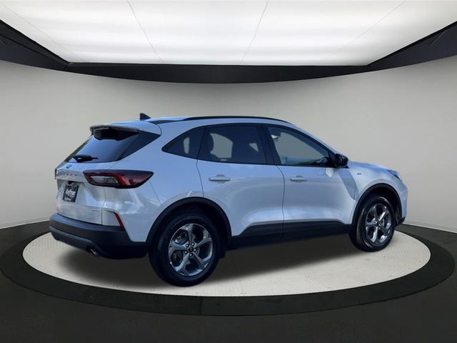 2025 Ford Escape ST-Line photo 3