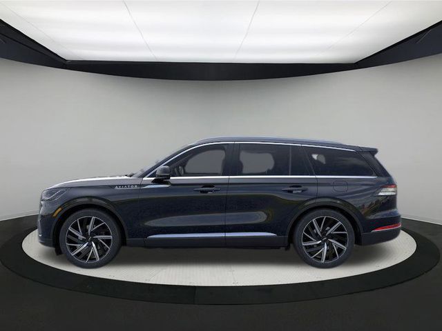 2025 Lincoln Aviator Reserve photo 2