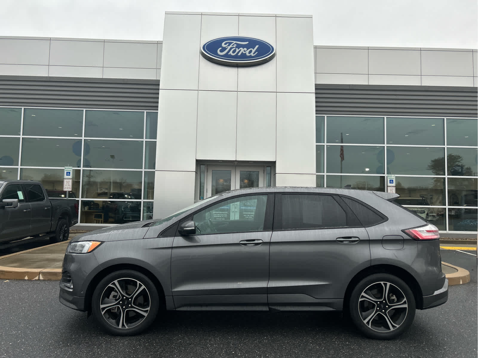 2022 Ford Edge ST