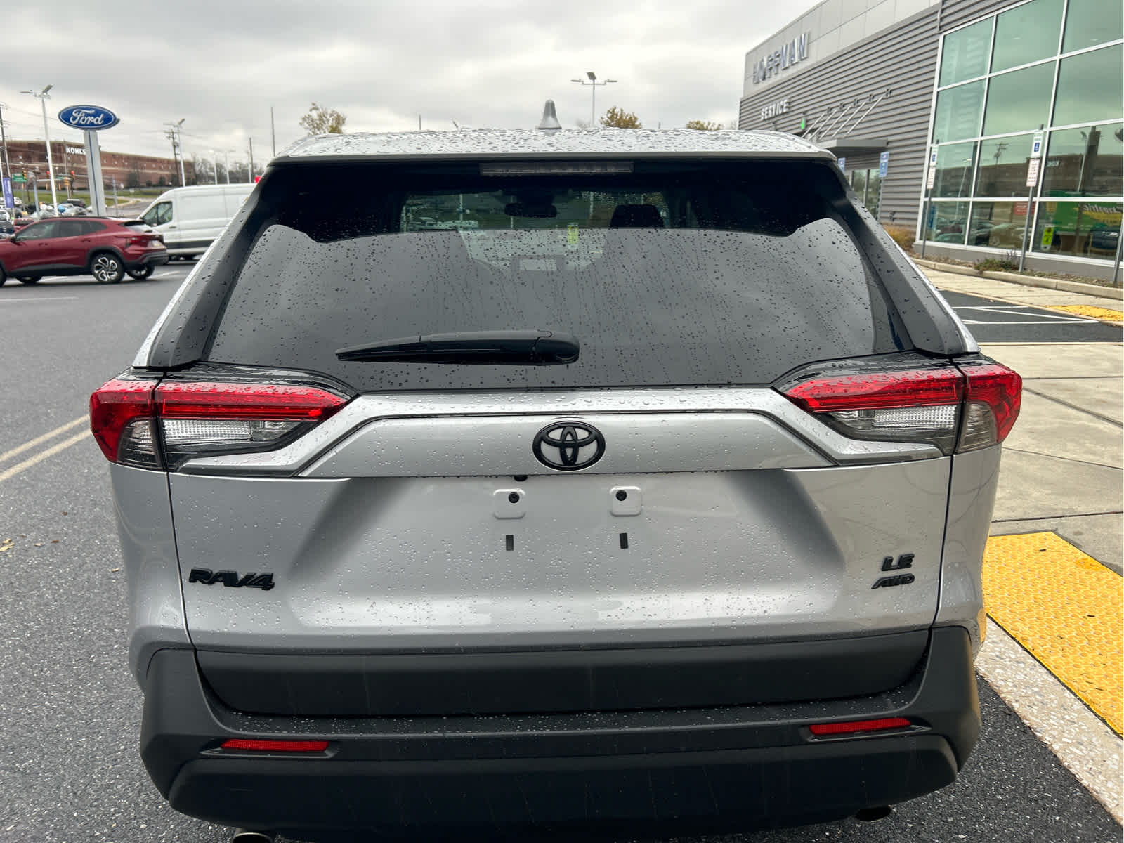 2023 Toyota RAV4 LE photo 4