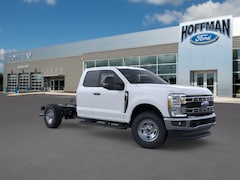2025 Ford F-350 Super Duty Chassis XL SuperCab 168
