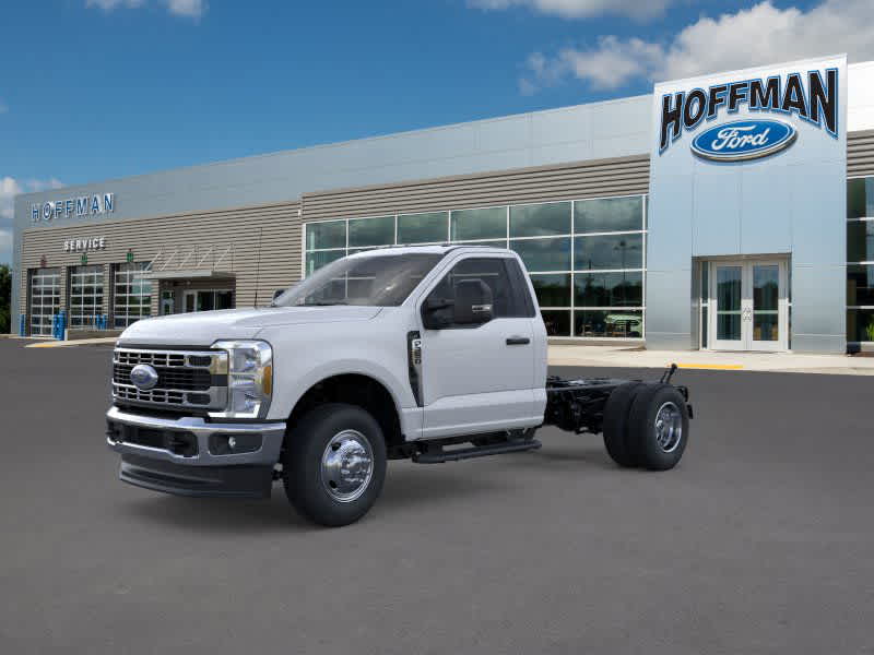 2025 Ford F-350 XL photo 3