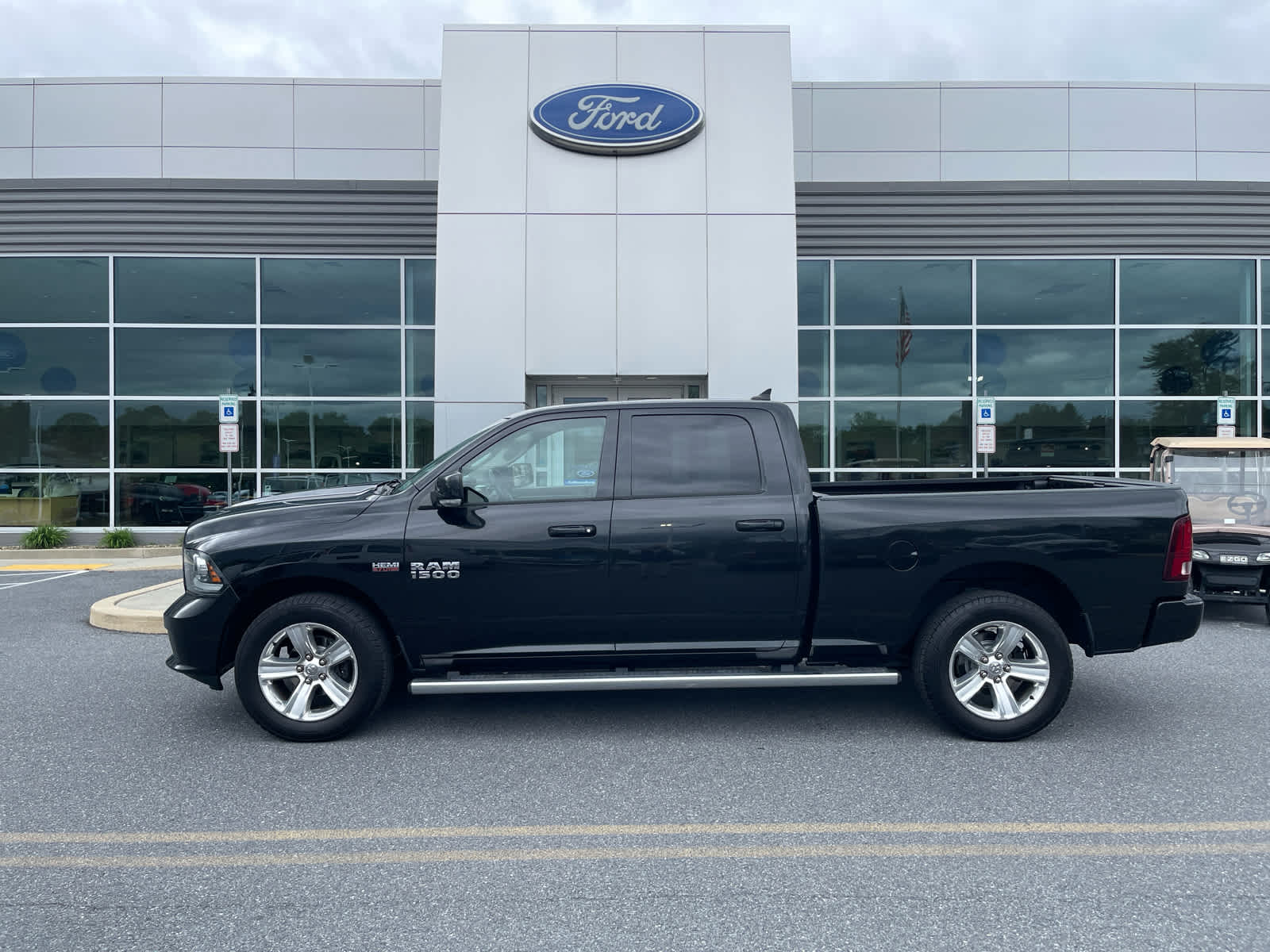 2016 RAM 1500 Sport 4x4 Crew Cab 6'4's photo