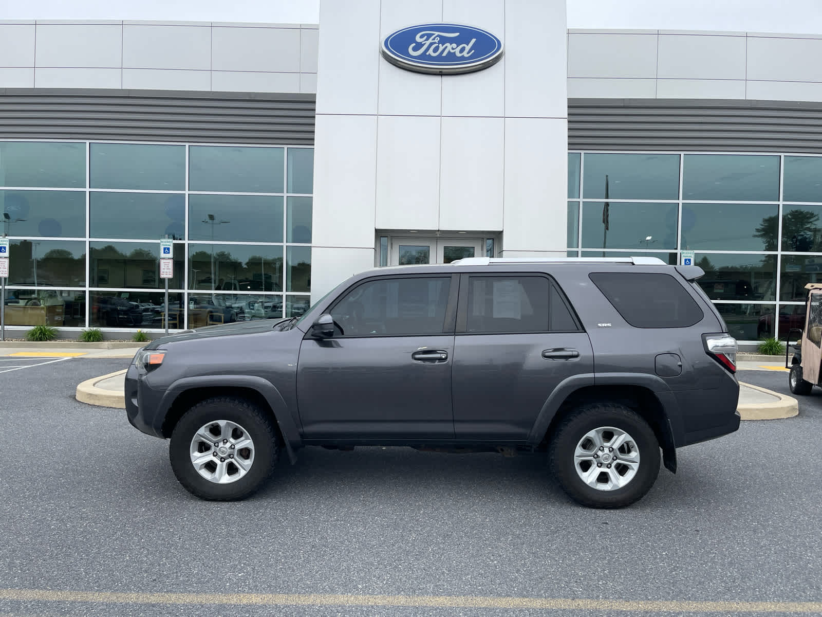 2017 Toyota 4Runner SR5 4x4 V6's photo