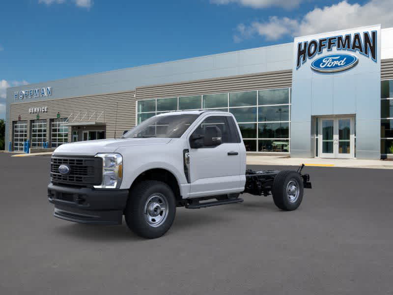 2025 Ford F-350 XL photo 4