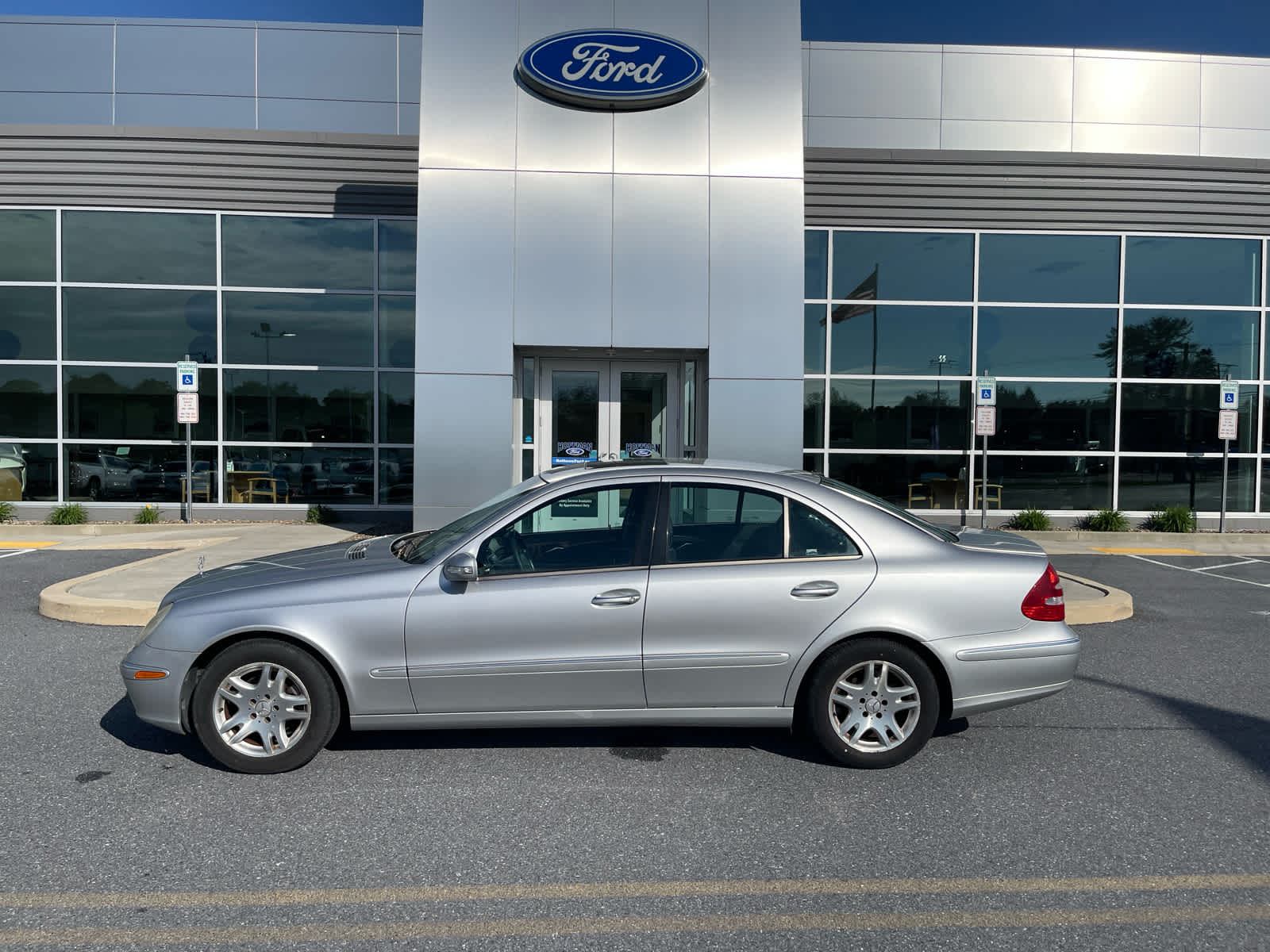 2003 Mercedes-Benz E-Class E320's photo
