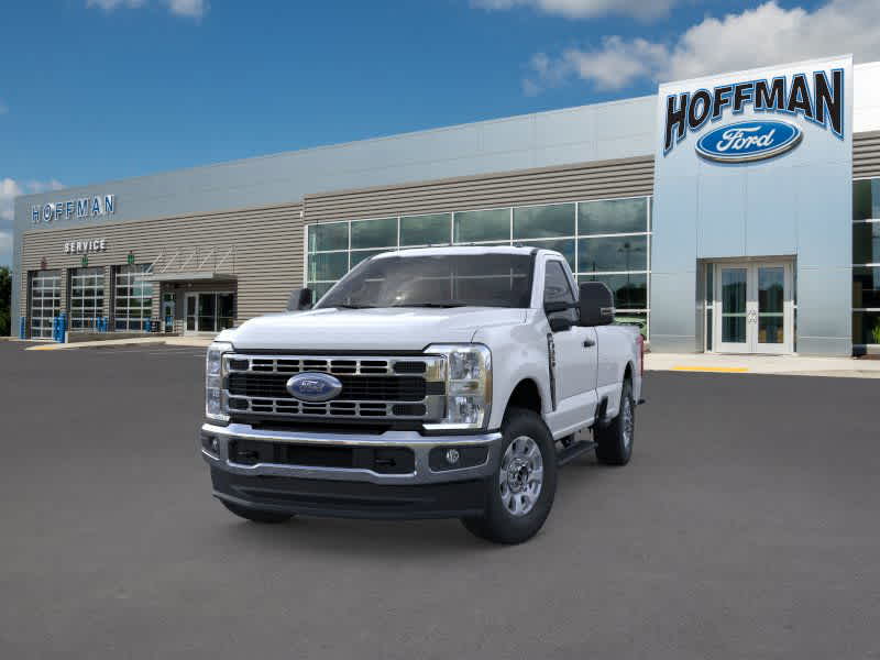 2025 Ford F-350 XLT photo 3