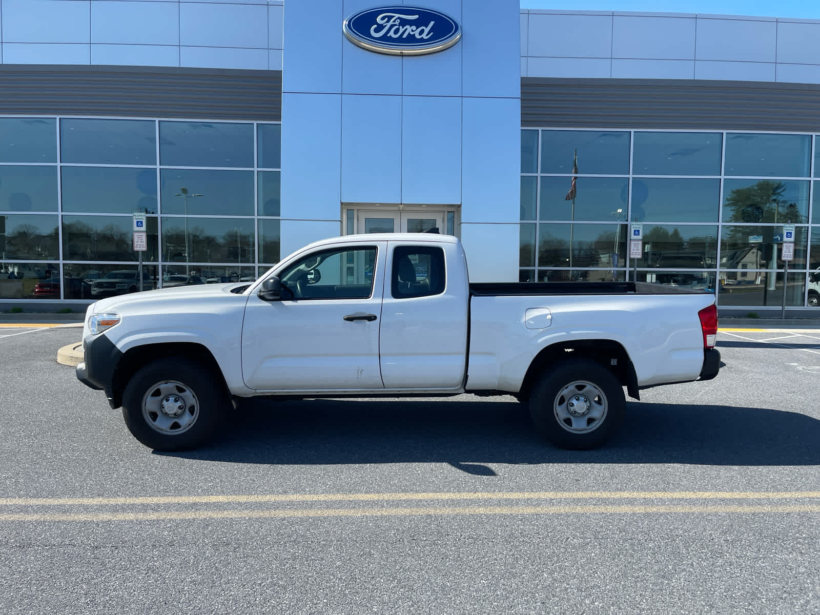 2016 Toyota Tacoma SR