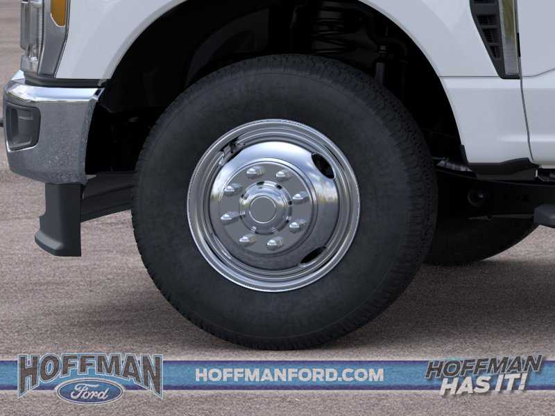 2025 Ford F-350 Super Duty Chassis Cab XL - Photo 19