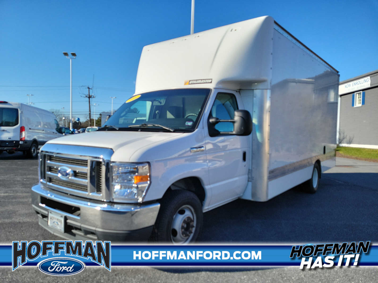 2021 Ford E-350 photo 2