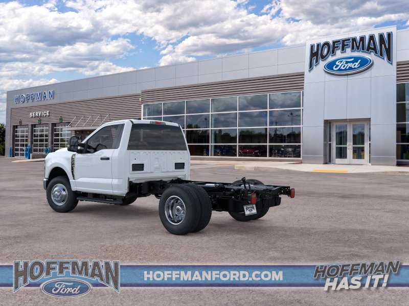 2025 Ford F-350 Super Duty Chassis Cab XL - Photo 6