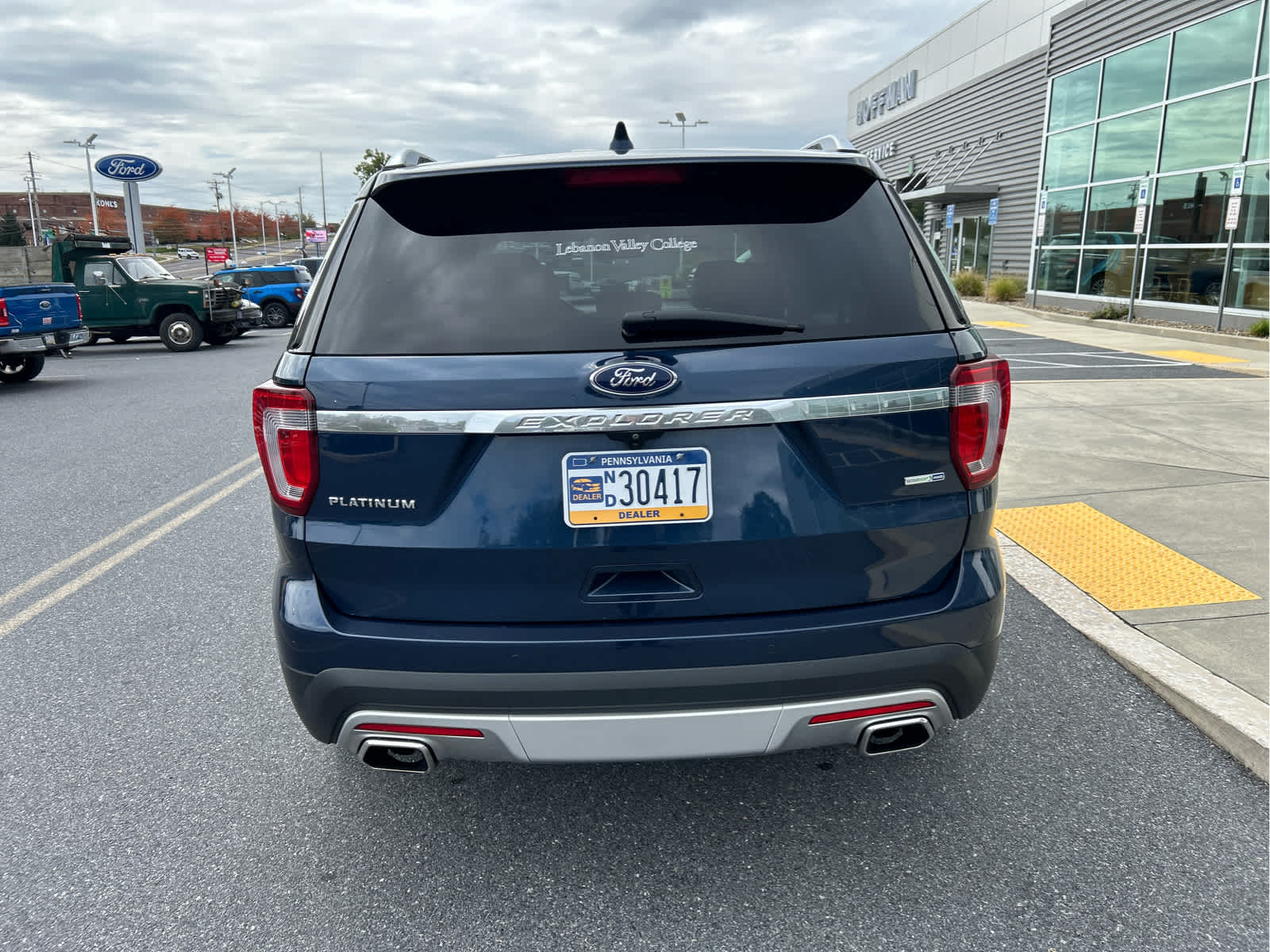 2017 Ford Explorer Platinum photo 3