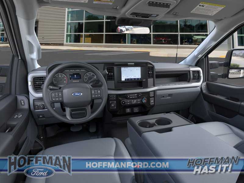 2025 Ford F-350 Super Duty Chassis Cab XL - Photo 9