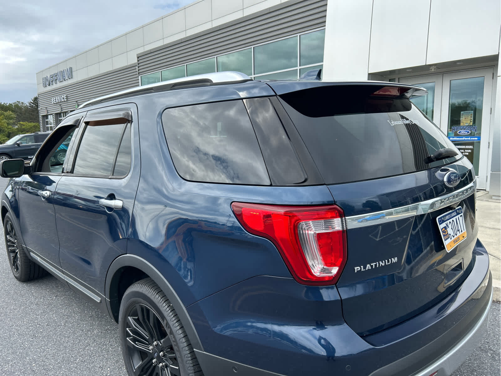 2017 Ford Explorer Platinum photo 2