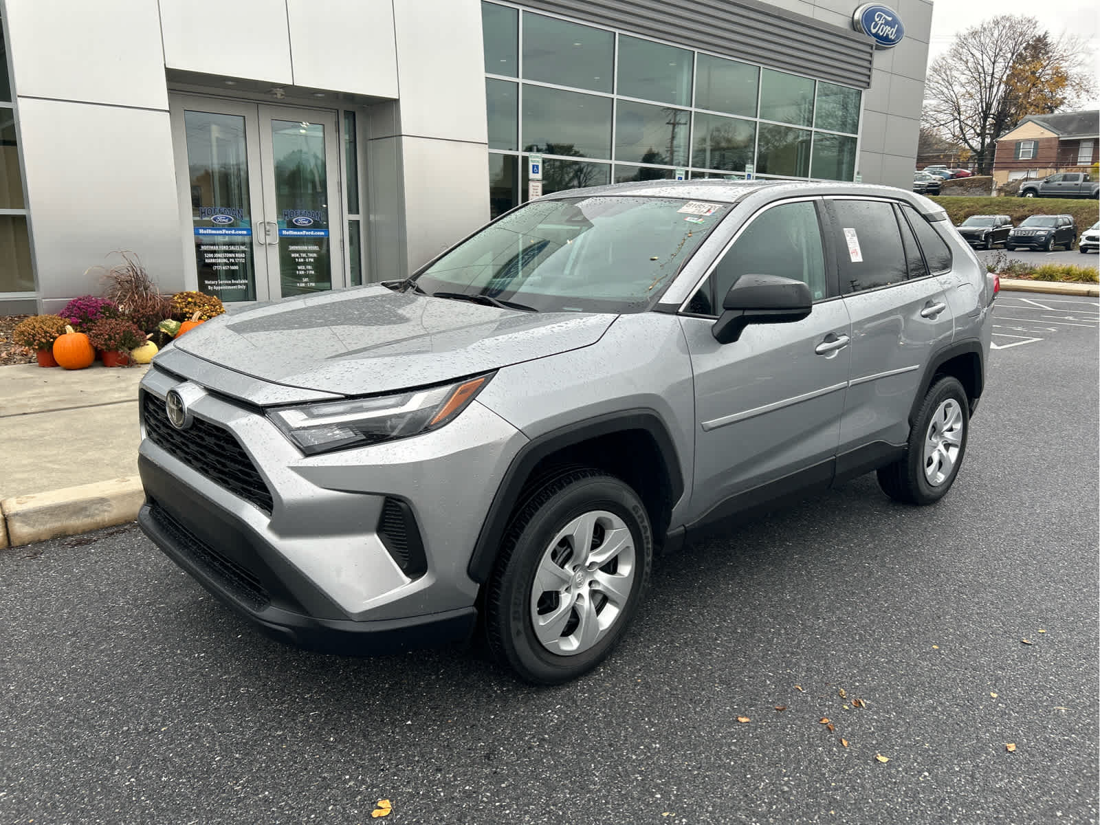 2023 Toyota RAV4 LE photo 2