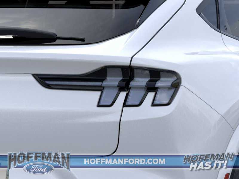 2025 Ford Mustang Mach-E Premium - Photo 21