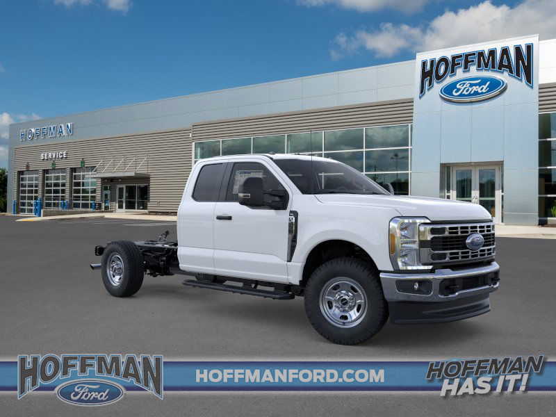2025 Ford F-350 Super Duty Chassis Cab XL - Photo 12