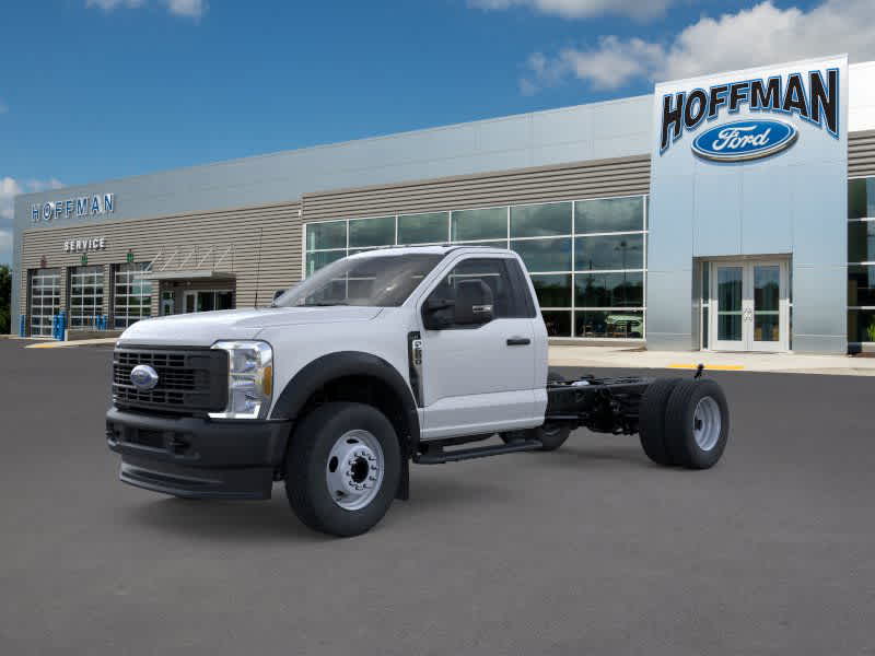 2025 Ford F-600 photo 4