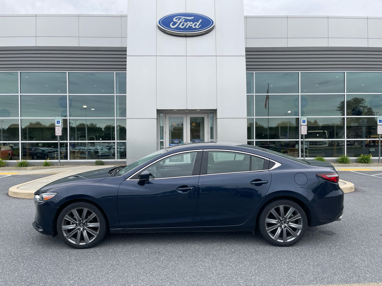 2021 Mazda EZ-6 Touring Auto's photo