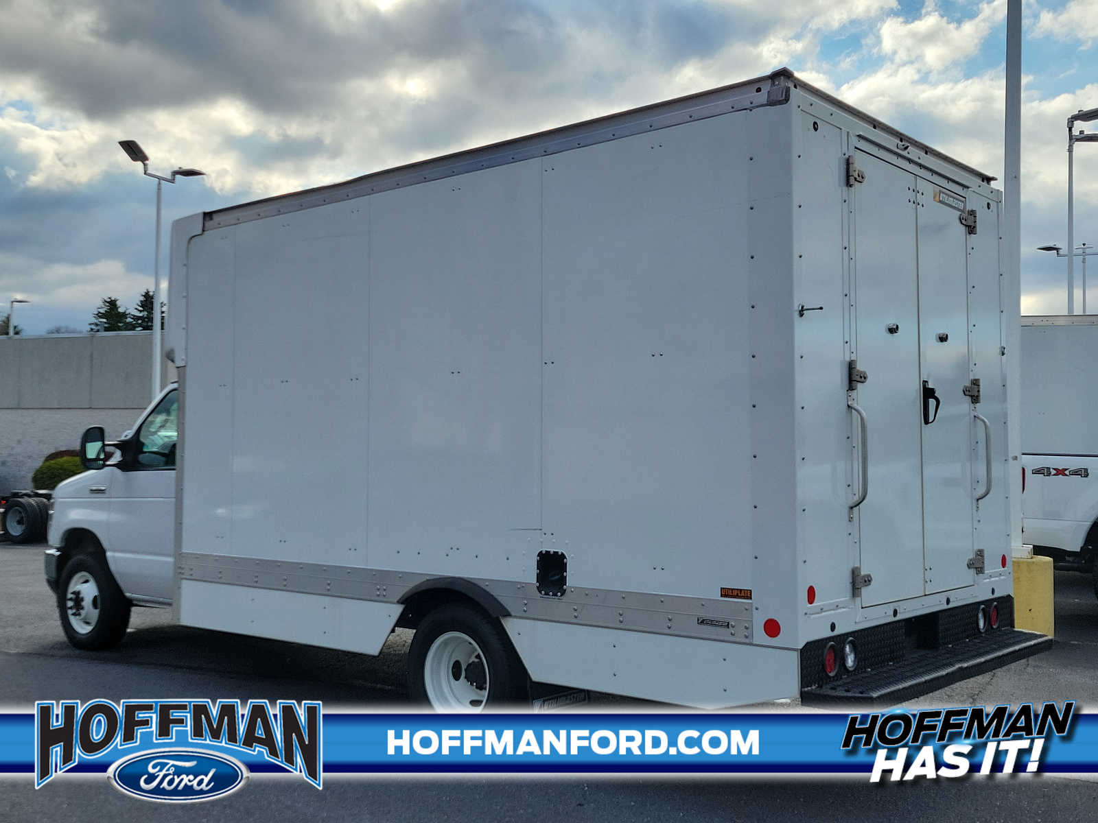 2021 Ford E-350 photo 4