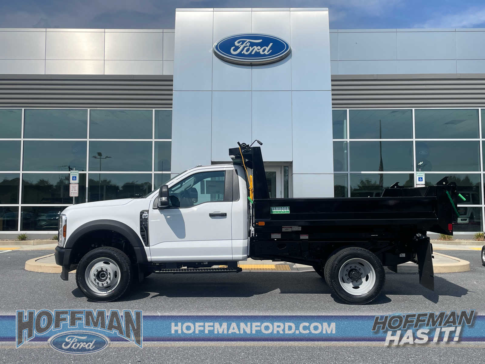 2025 Ford F-550 Super Duty Chassis Cab XL's photo
