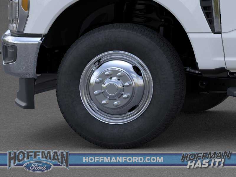 2025 Ford F-350 Super Duty Chassis Cab XL - Photo 19
