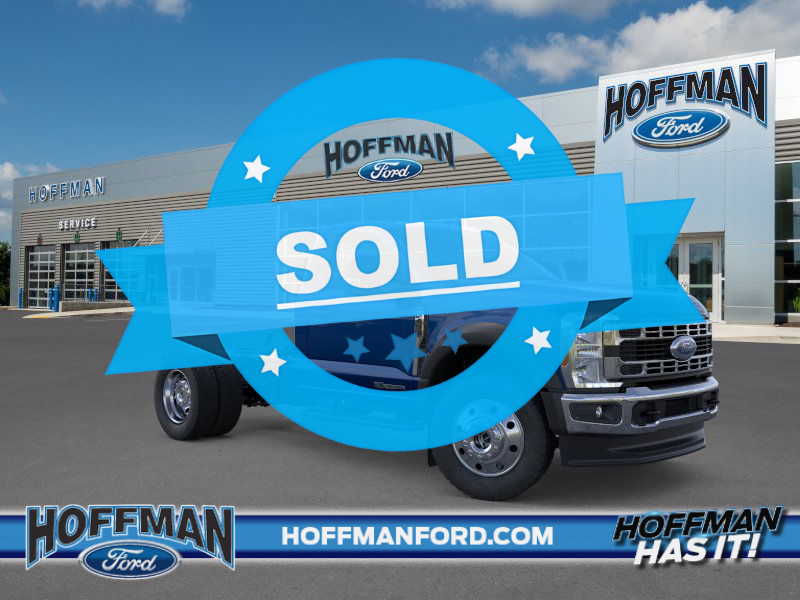 2026 Ford F-450 Super Duty Chassis Cab XLT's photo