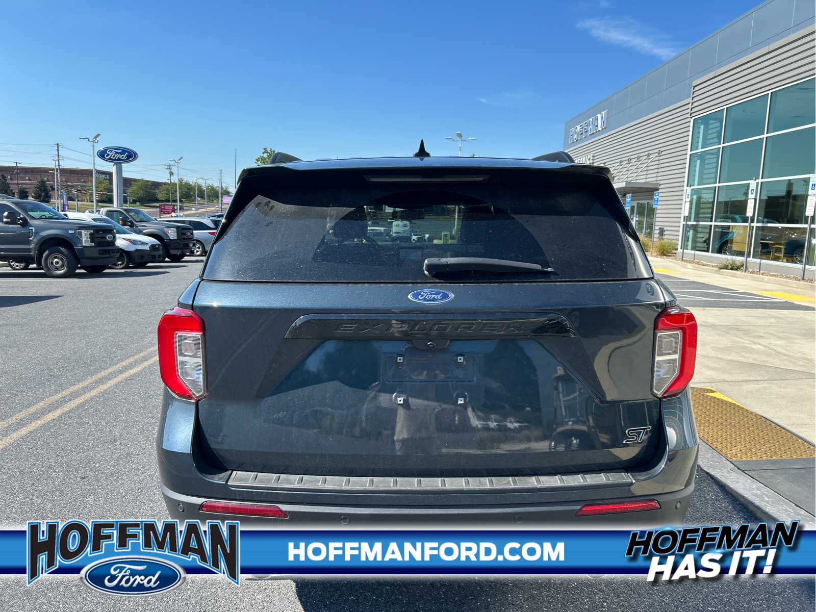 2023 Ford Explorer ST photo 3