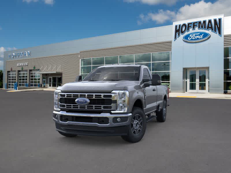 2025 Ford F-350 XLT photo 3