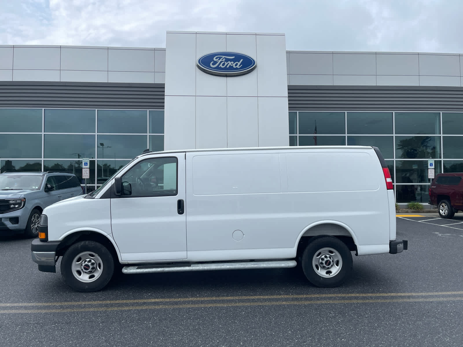 2025 GMC Savana Cargo Van