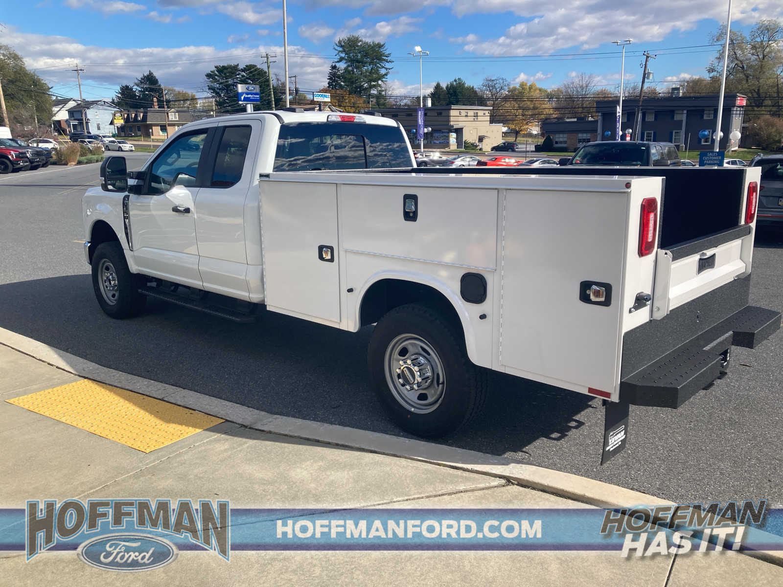2025 Ford F-350 Super Duty Chassis Cab XL - Photo 9