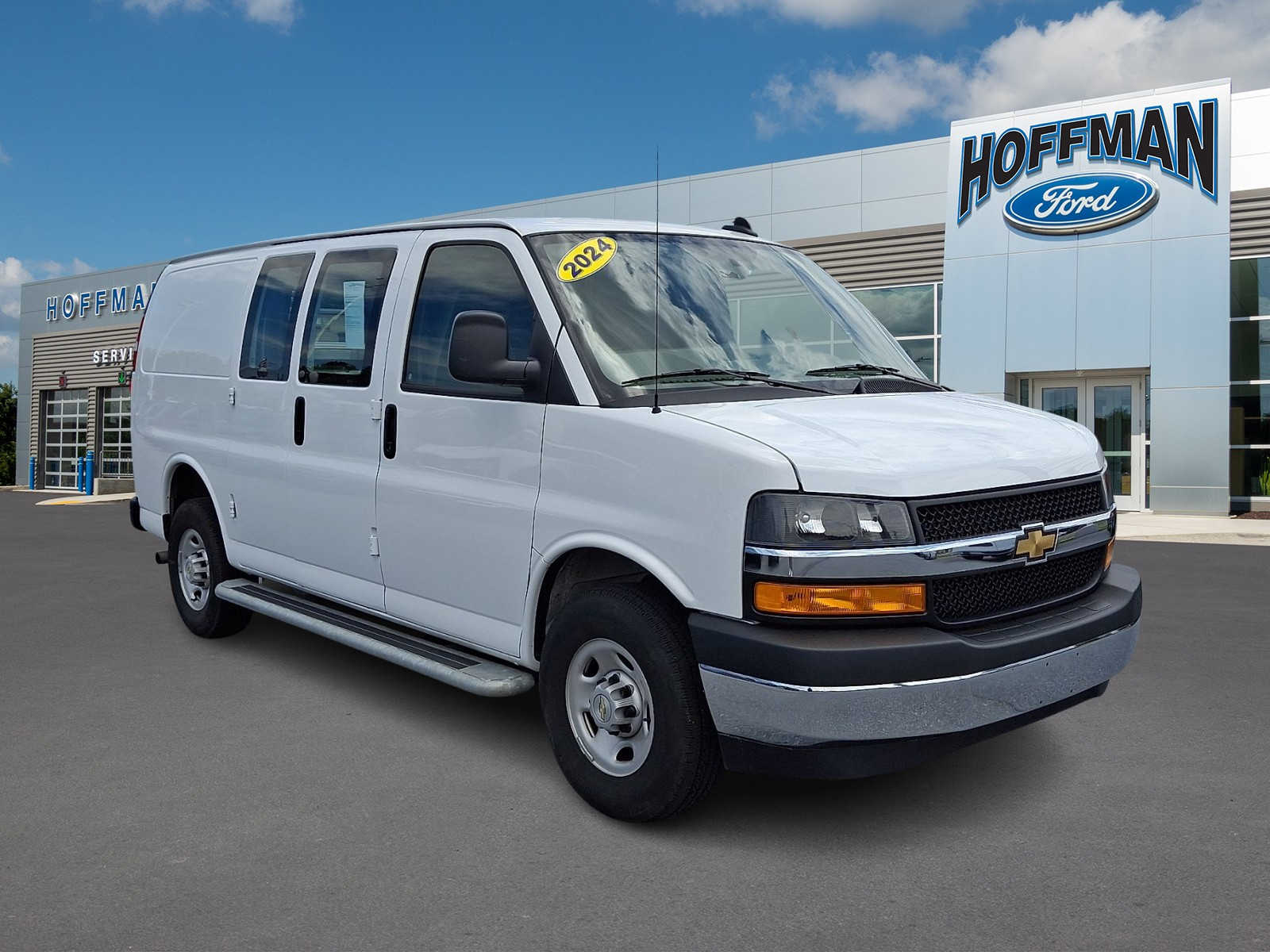 2024 Chevrolet Express 2500 Work Van HD's photo