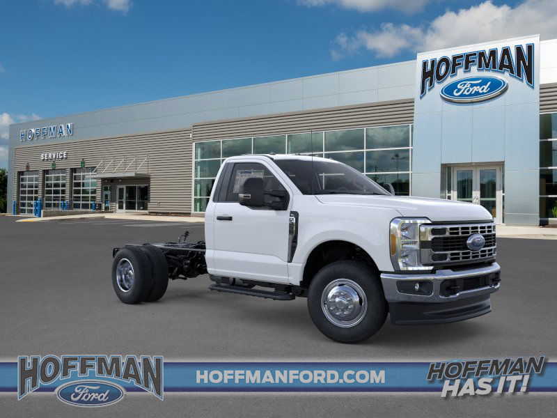 2025 Ford F-350 Super Duty Chassis Cab XL's photo