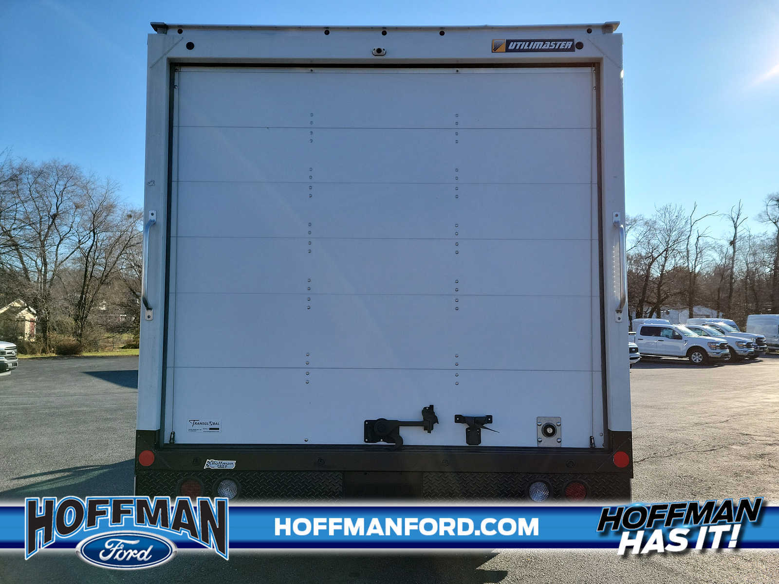 2021 Ford E-350 photo 4