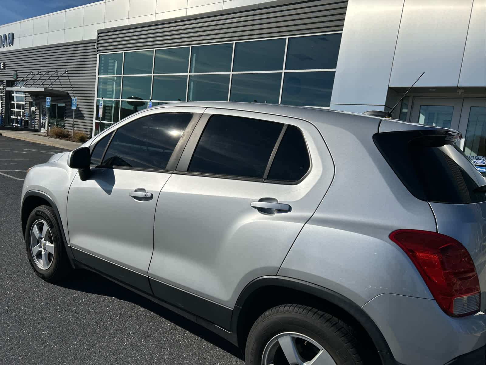 2016 Chevrolet Trax LS photo 2