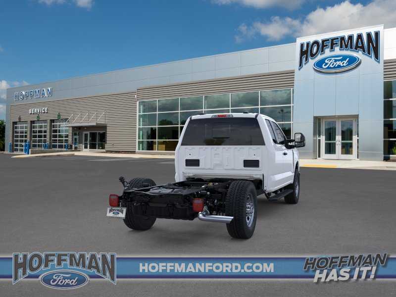 2025 Ford F-350 Super Duty Chassis Cab XL - Photo 16
