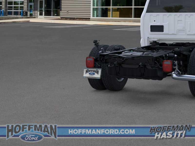 2025 Ford F-350 Super Duty Chassis Cab XL - Photo 21