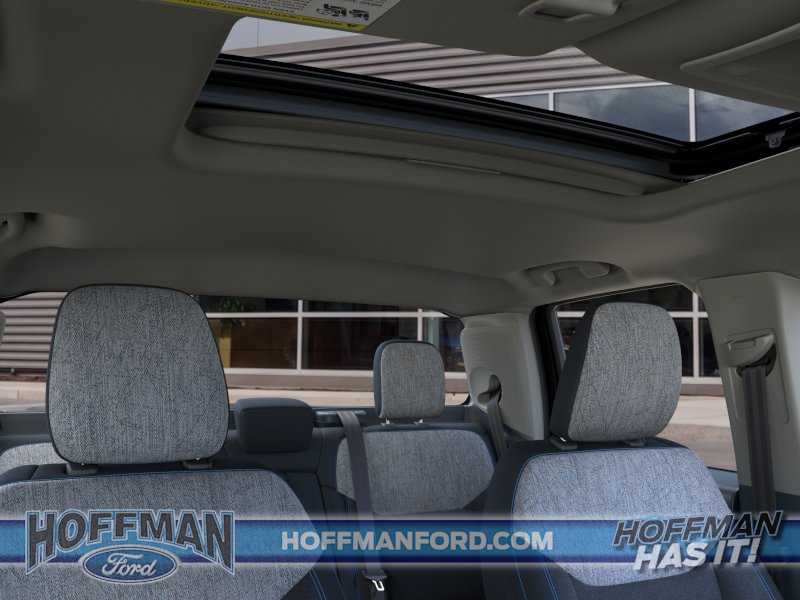 2025 Ford Maverick XLT - Photo 12