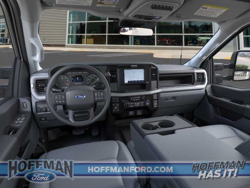 2025 Ford F-350 Super Duty Chassis Cab XL - Photo 18