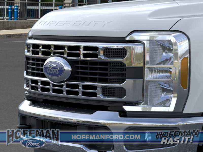 2025 Ford F-350 Super Duty Chassis Cab XL - Photo 17