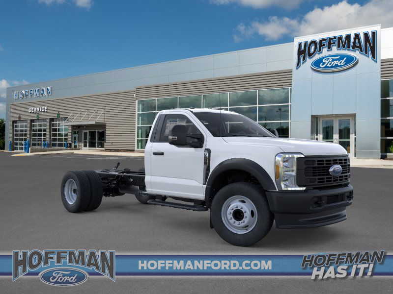 2025 Ford F-600 Super Duty Chassis Cab XL's photo
