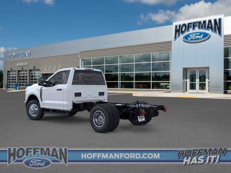 2025 Ford F-350 Super Duty Chassis Cab XL - Photo 6