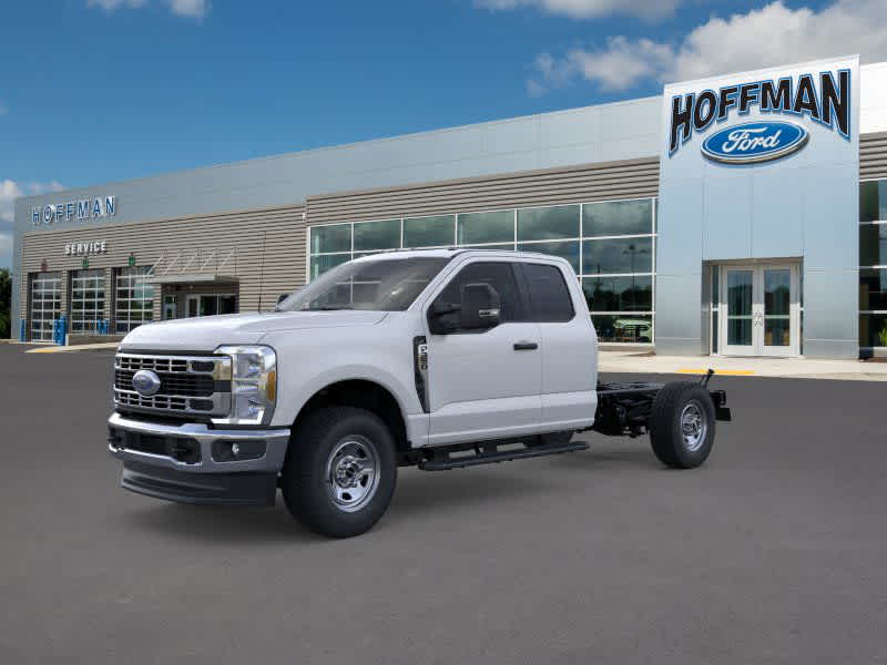 2025 Ford F-350 XL photo 4