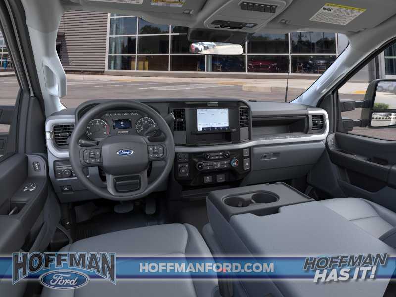 2025 Ford F-350 Super Duty Chassis Cab XL - Photo 9