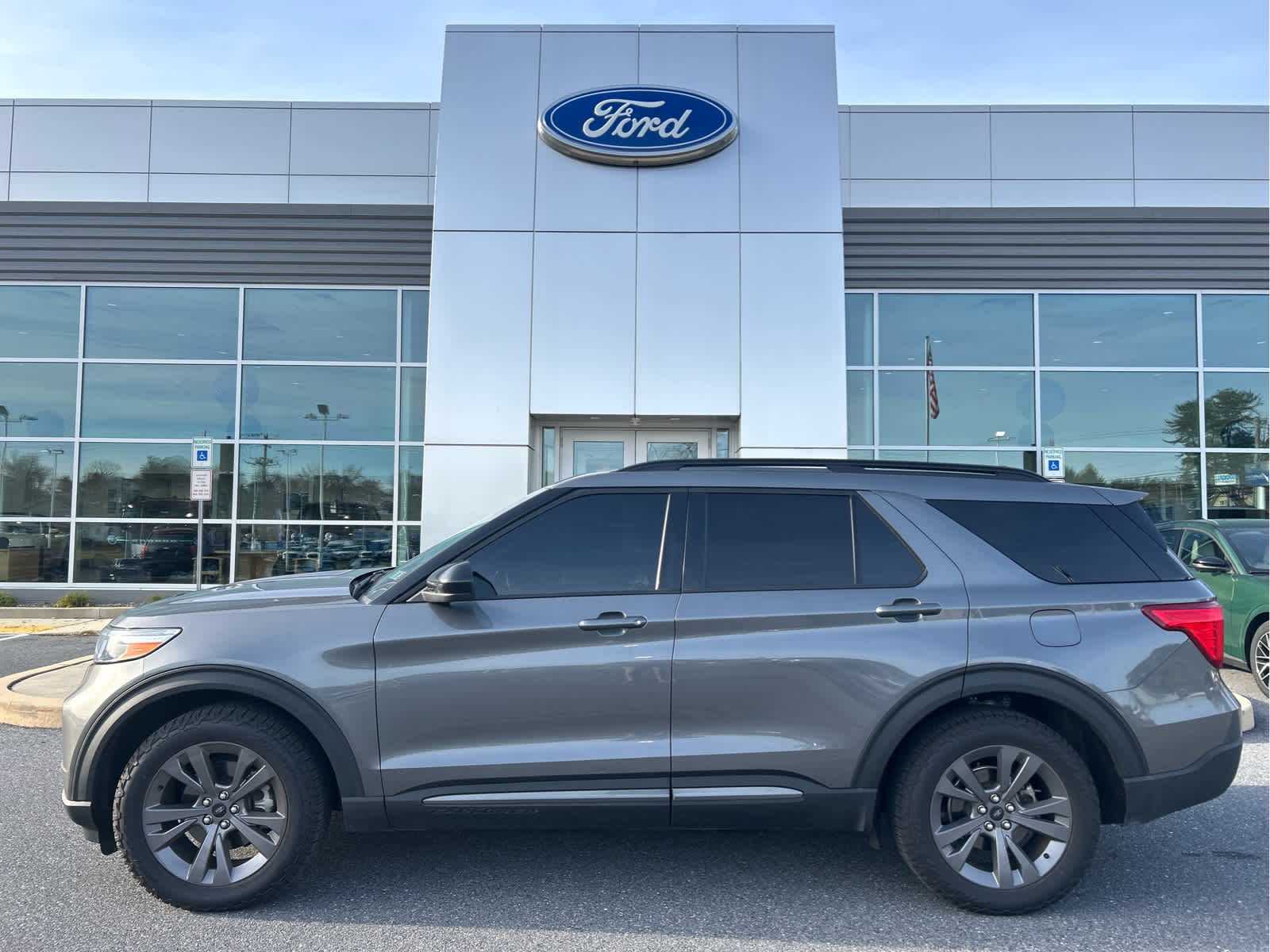 2022 Ford Explorer XLT's photo