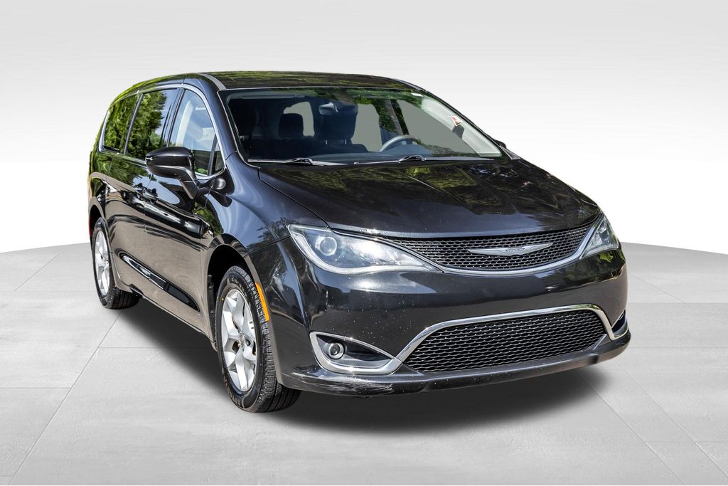 Used 2017 Chrysler Pacifica Touring Plus with VIN 2C4RC1BG5HR844969 for sale in Simsbury, CT