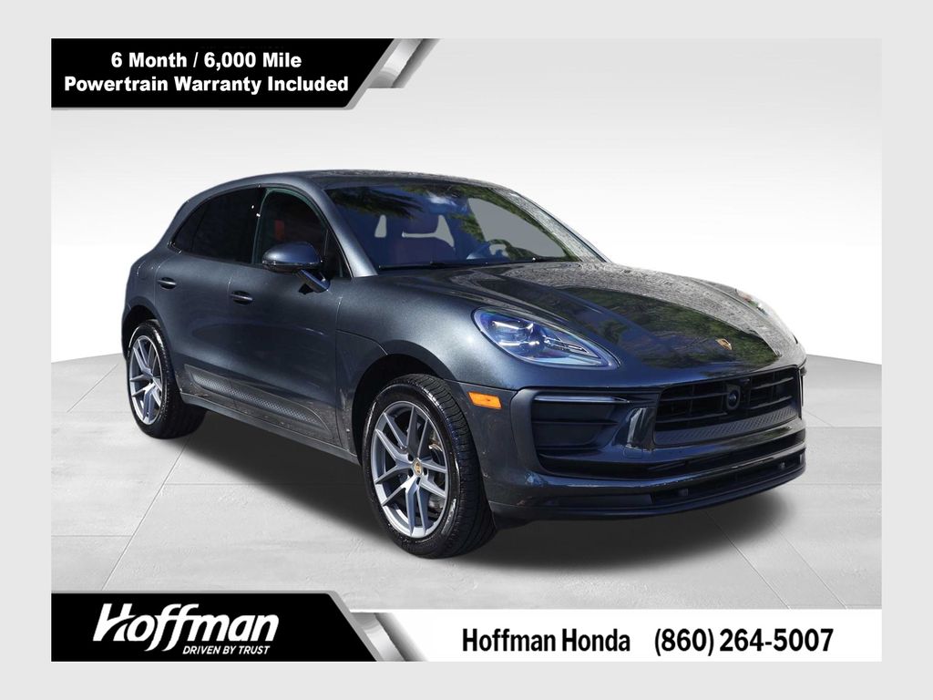 2025 Porsche Macan Base