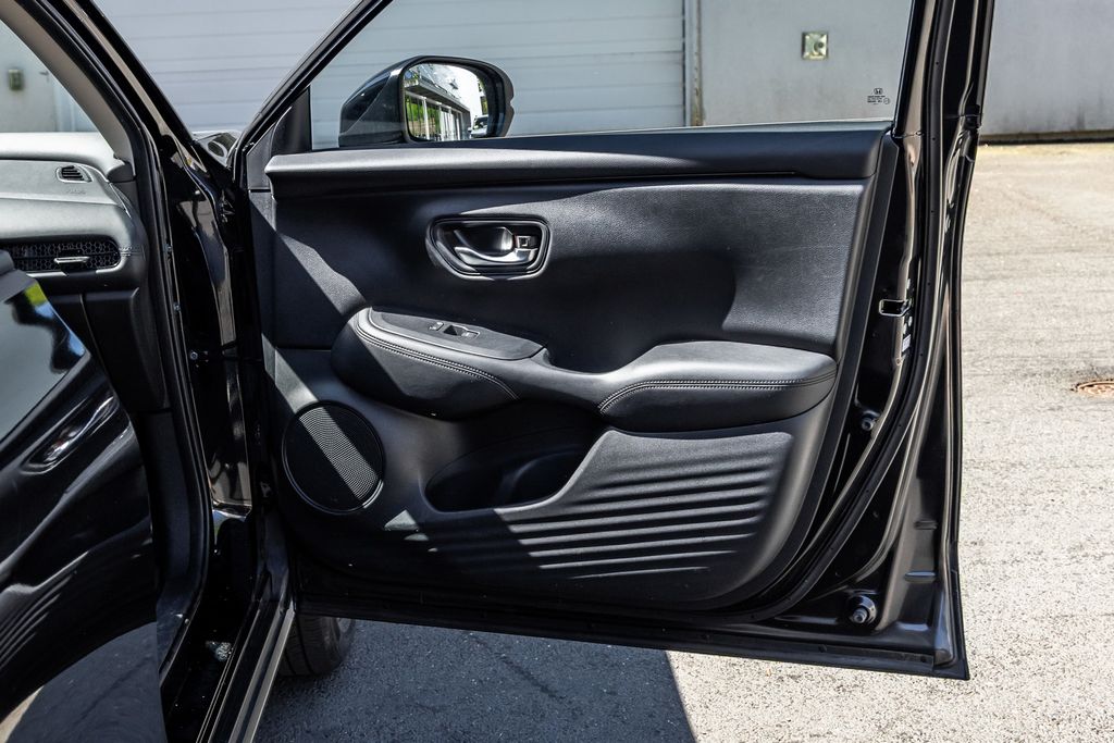 2023 Honda HR-V LX - Photo 17