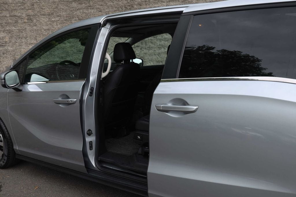 2025 Honda Odyssey 21