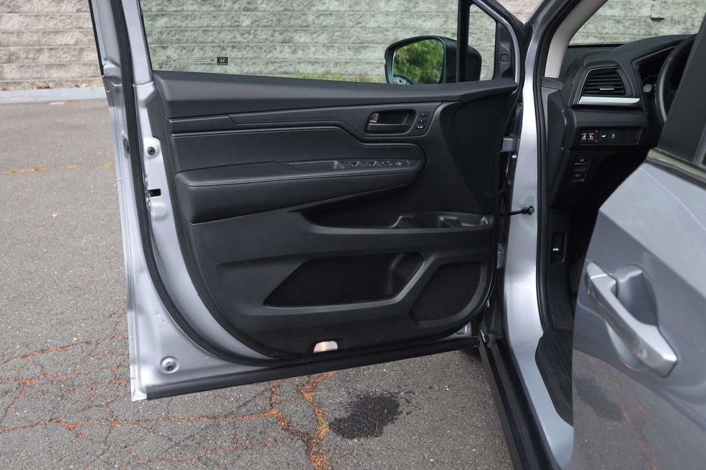 2025 Honda Odyssey 23